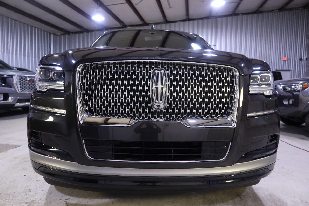 Used 2024 Lincoln Navigator Reserve image 6