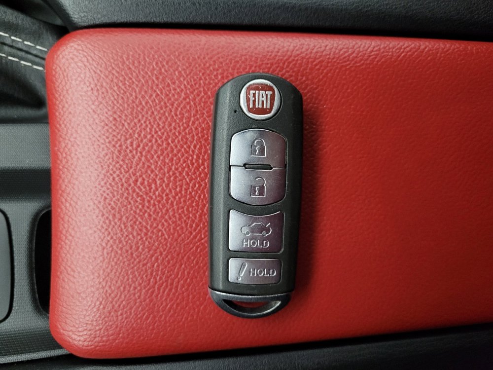 Used 2017 FIAT 124 Spider Classica image 32