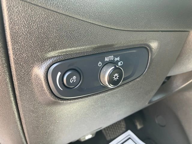 Used 2024 Chevrolet Equinox LT FWD image 18