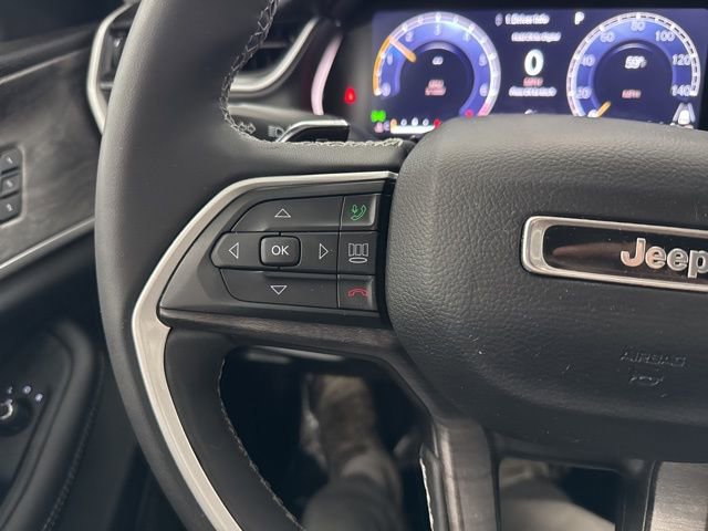 Used 2023 Jeep Grand Cherokee Limited image 35