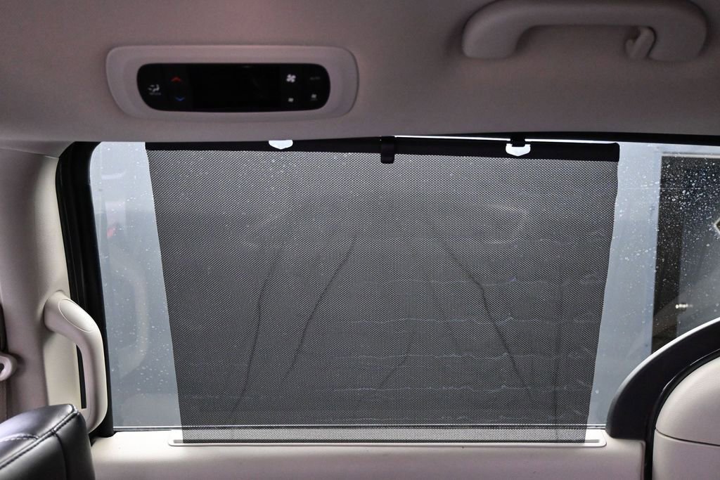 Used 2023 Chrysler Pacifica Touring-L FWD image 27