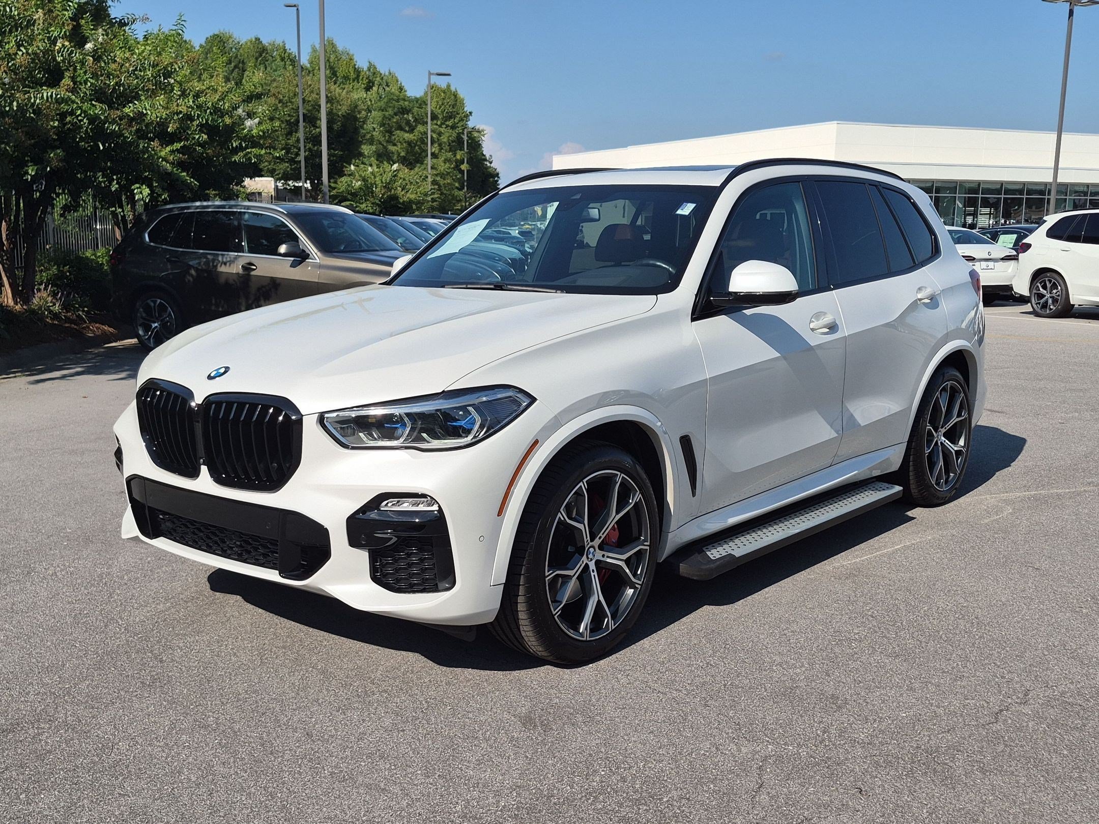 Used 2021 BMW X5 xDrive40i w/ M Sport Package AWD/4WD image 7