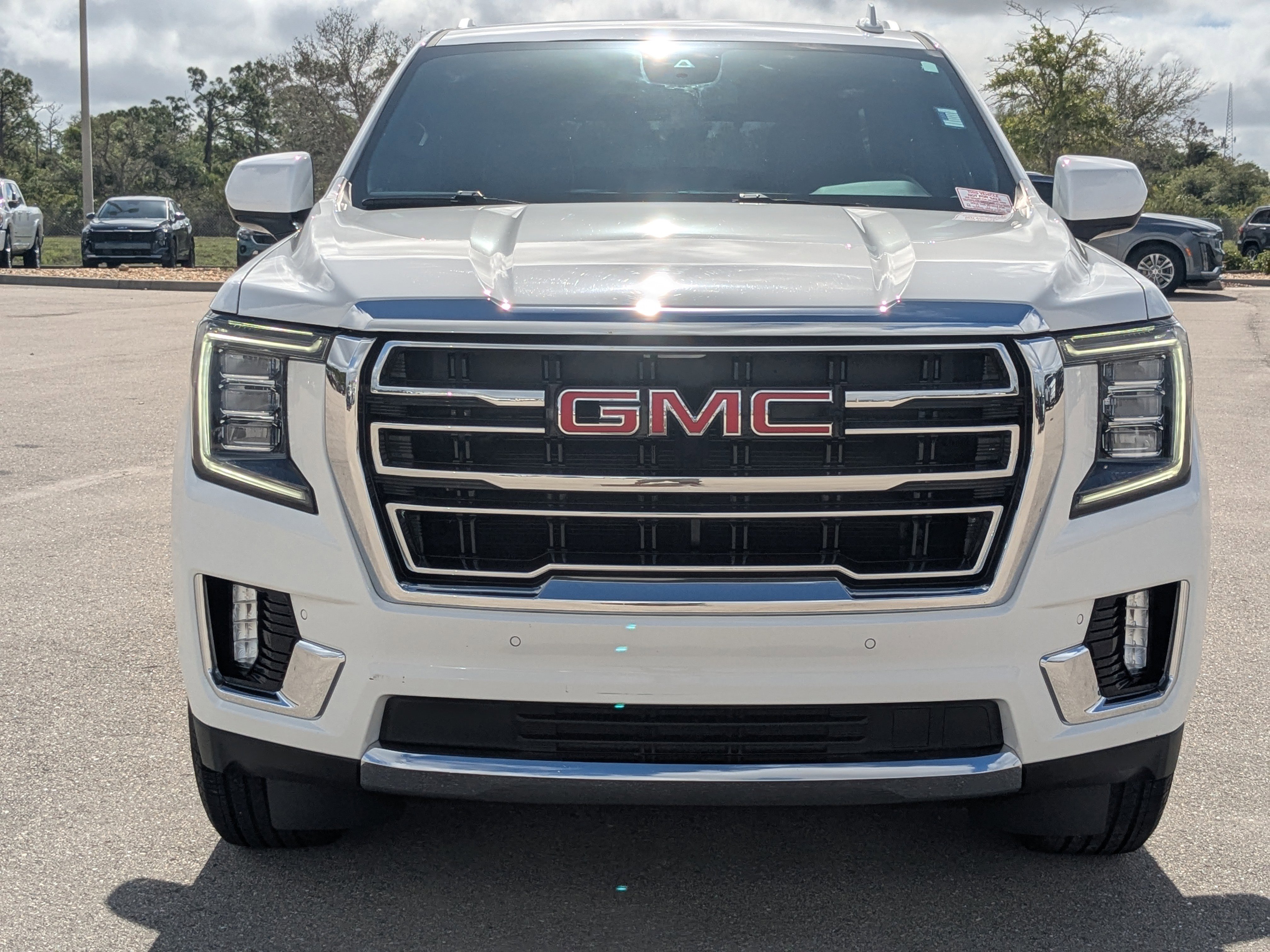 Used 2024 GMC Yukon SLT image 3