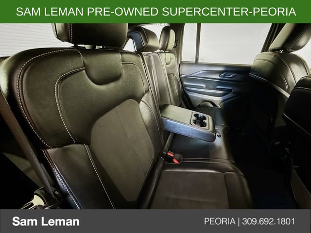 Used 2023 Jeep Grand Cherokee Altitude AWD/4WD image 25