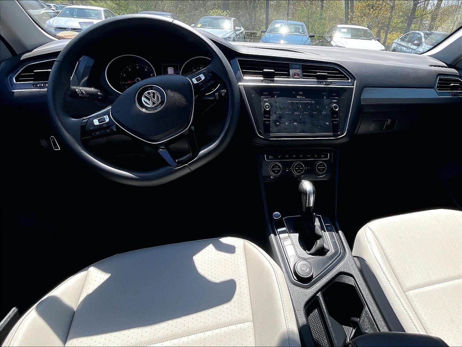 Used 2020 Volkswagen Tiguan SE AWD/4WD image 22