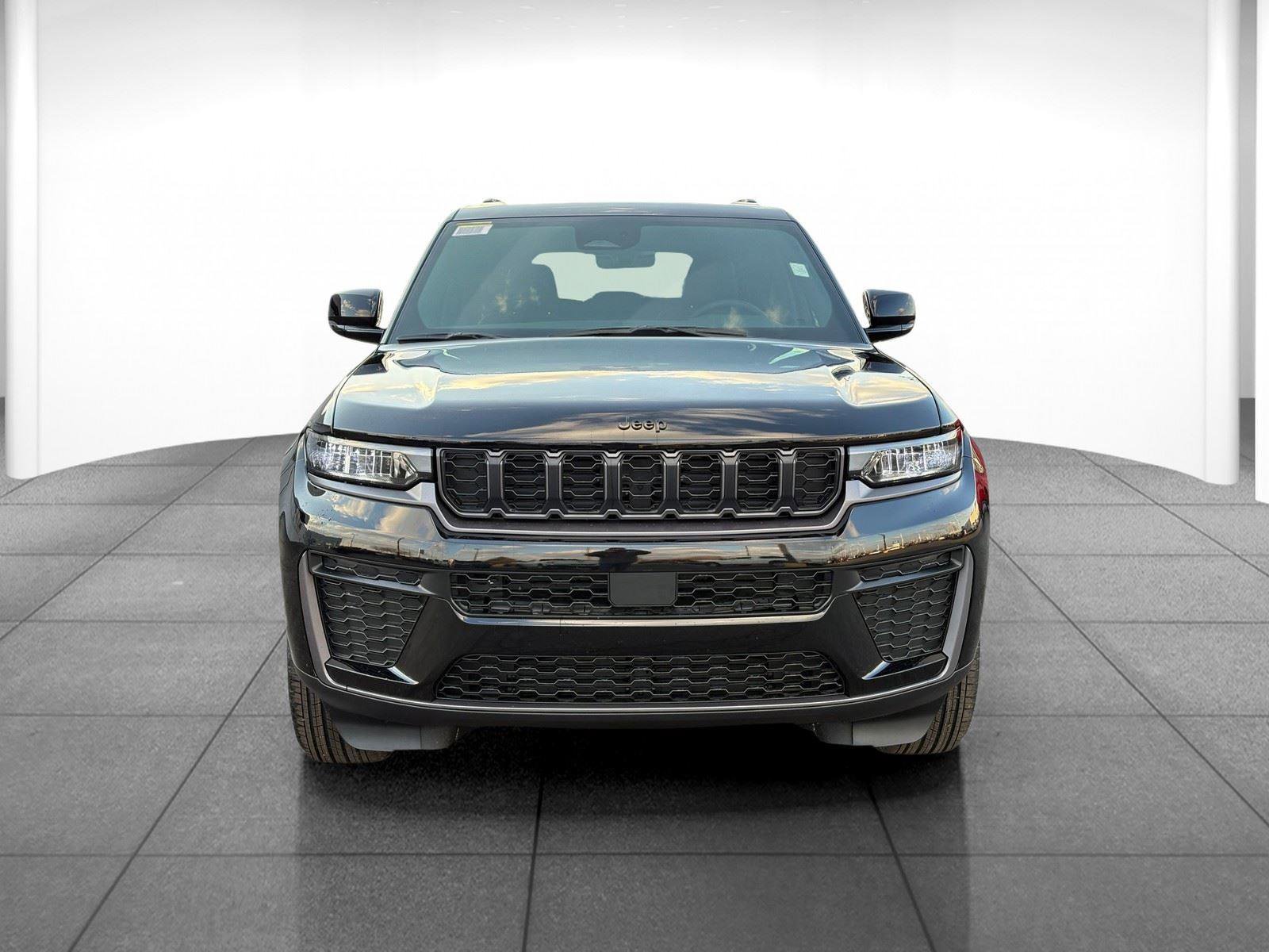 New 2026 Jeep Grand Cherokee Altitude image 2