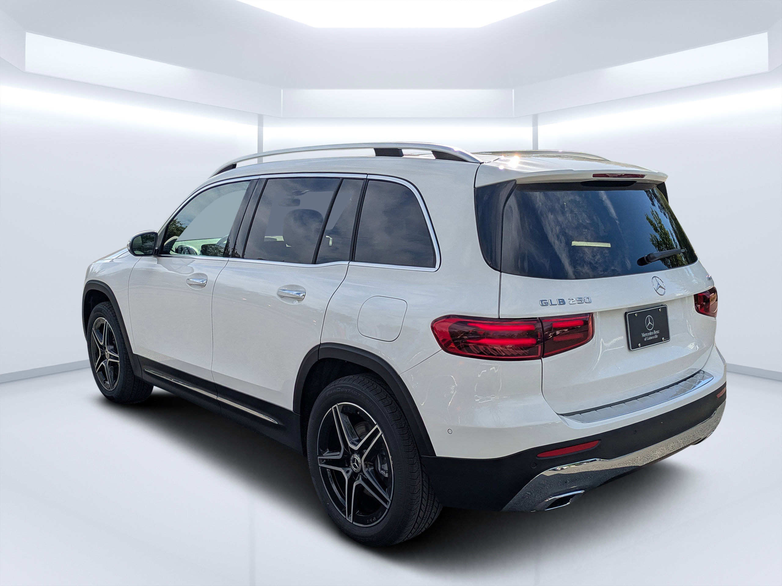 New 2026 Mercedes-Benz GLB 250 4MATIC image 5