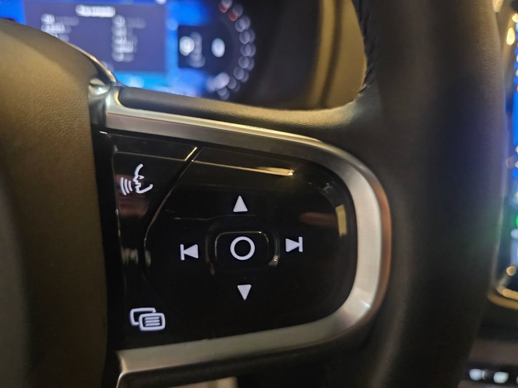 Certified 2024 Volvo XC90 B6 Ultimate w/ Protection Package Premier AWD/4WD image 18
