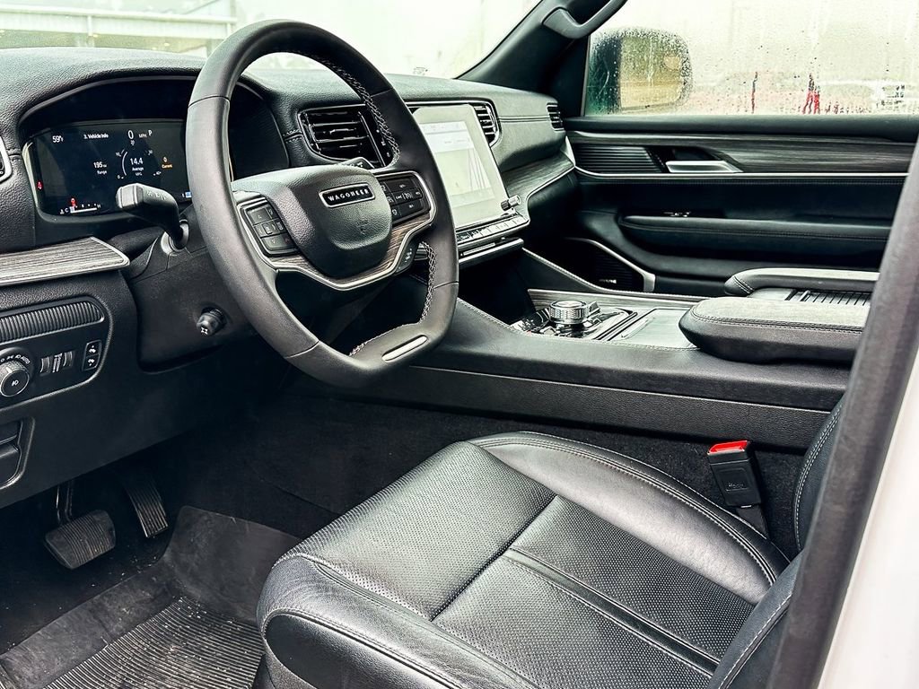 Used 2024 Jeep Wagoneer L Series III w/ Flexible Seating Group image 12