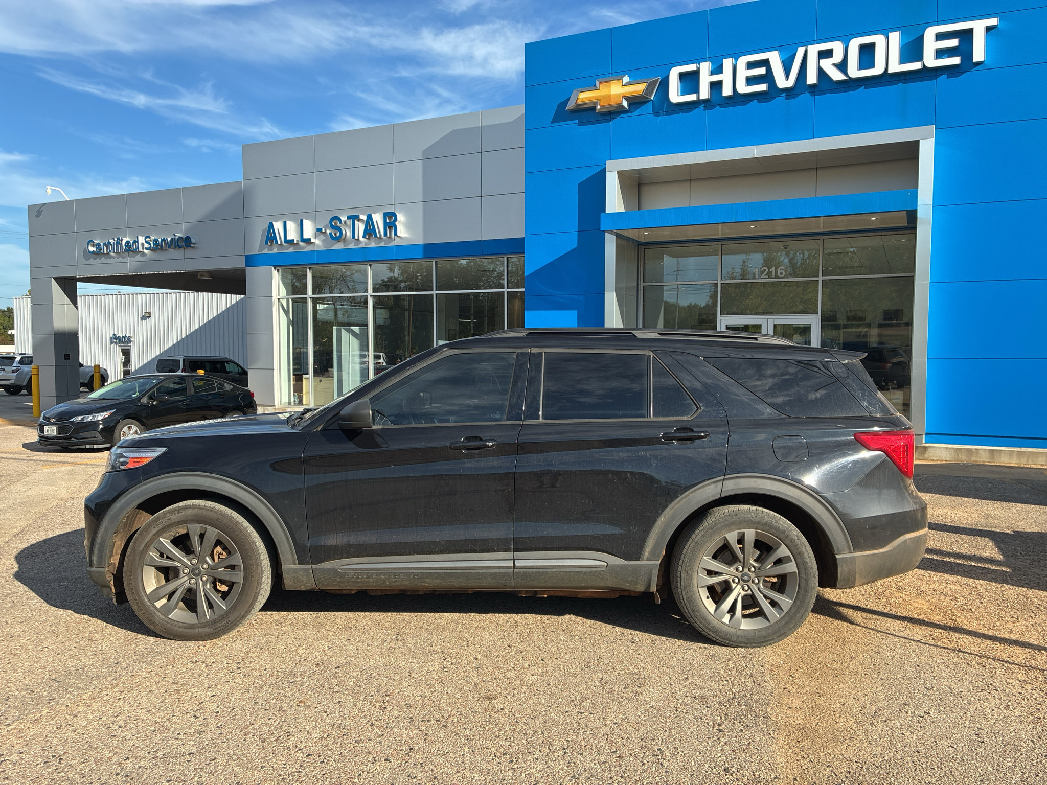 Used 2021 Ford Explorer XLT w/ Equipment Group 202A RWD image 4