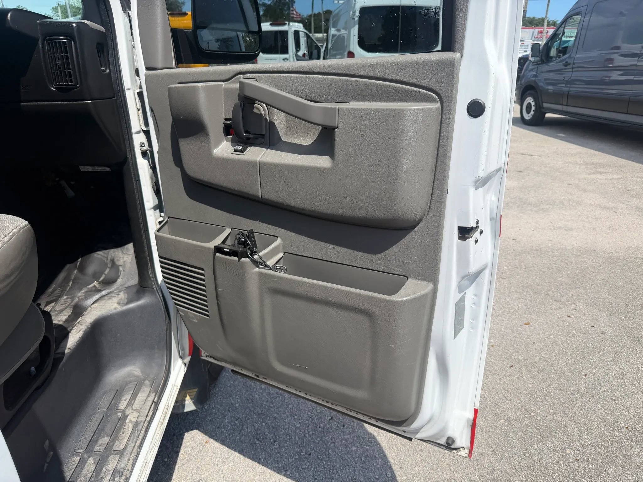 Used 2016 Chevrolet Express 3500 Extended w/ Ambulance Package RWD image 20