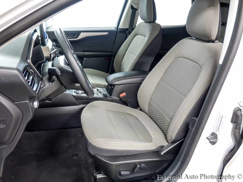 Used 2022 Ford Escape SE image 9