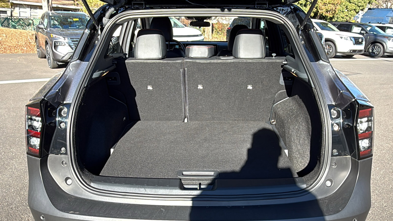 Certified 2025 Nissan Kicks SR image 24