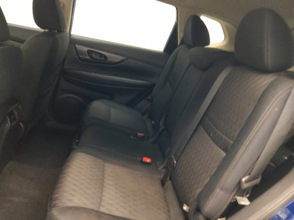 Used 2019 Nissan Rogue S image 18