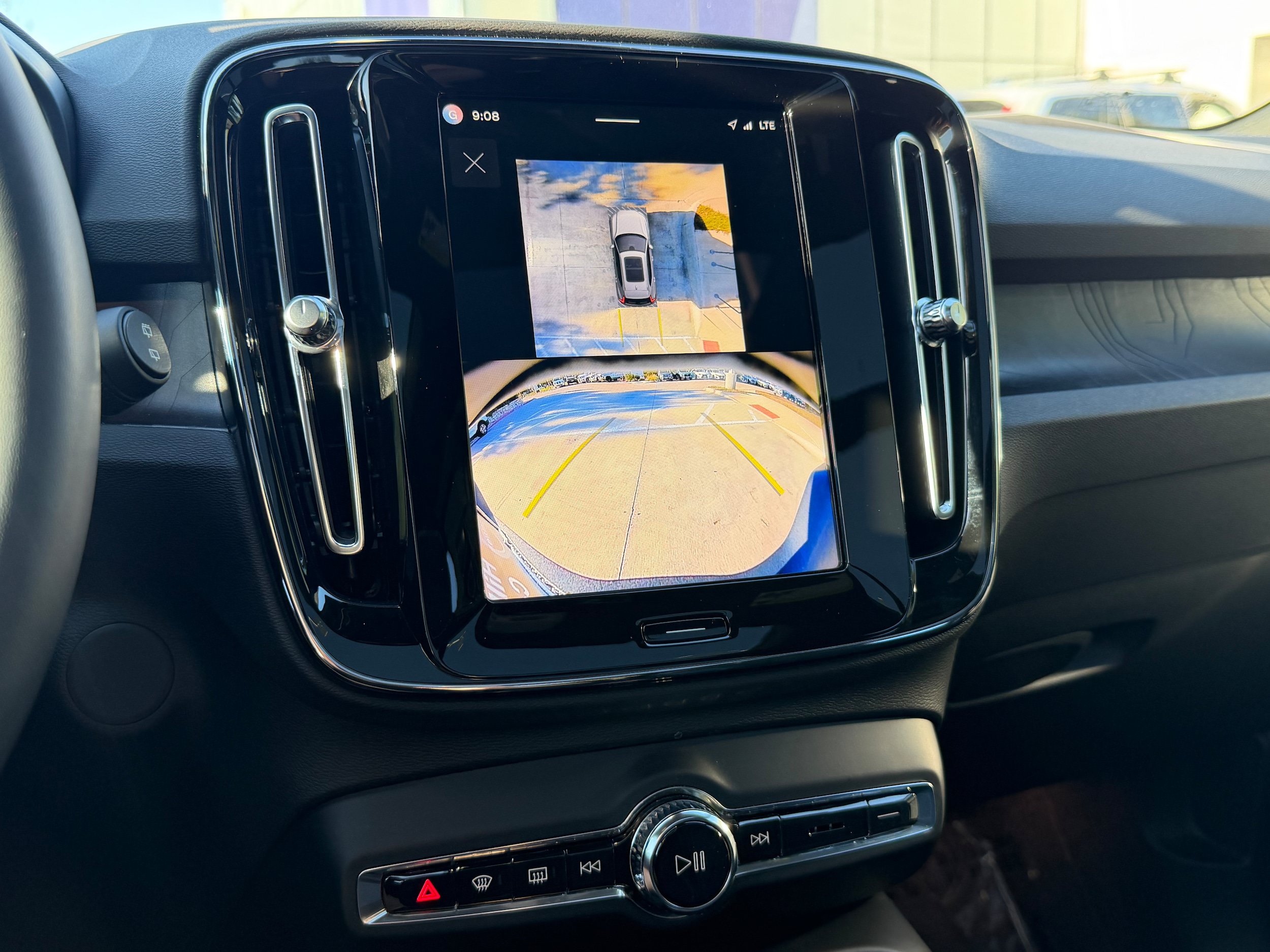 Certified 2024 Volvo XC40 Recharge Plus w/ Protection Package Premier RWD image 20