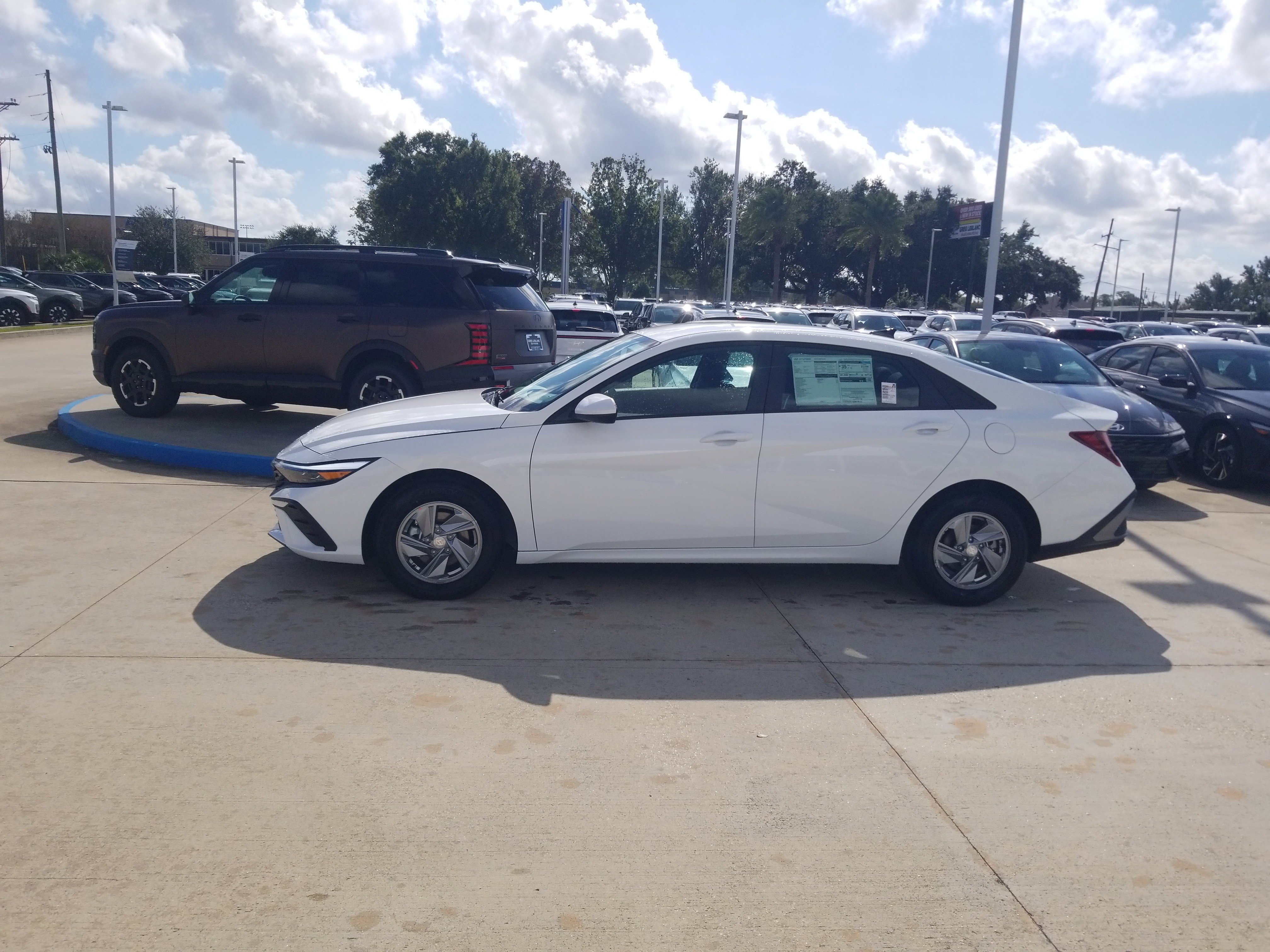 New 2026 Hyundai Elantra SE image 4