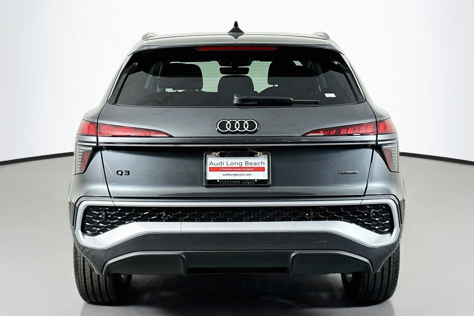 Used 2026 Audi Q3 quattro 2.0T w/ Driver Assistance Package AWD/4WD image 3