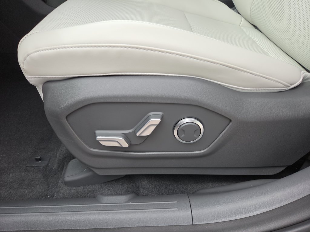 New 2027 Hyundai Santa Fe SEL FWD image 12