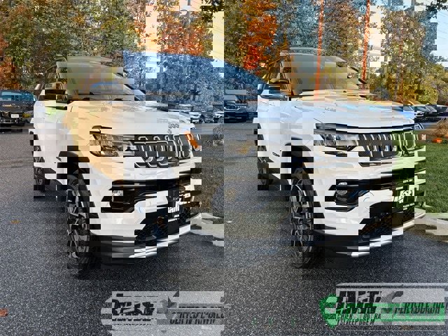 Certified 2022 Jeep Compass Limited image 2