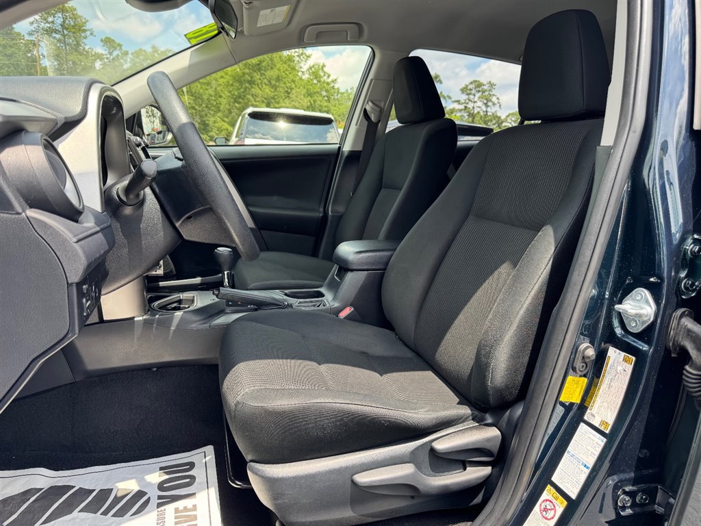 Used 2018 Toyota RAV4 LE w/ All Weather Liner Package AWD/4WD image 18