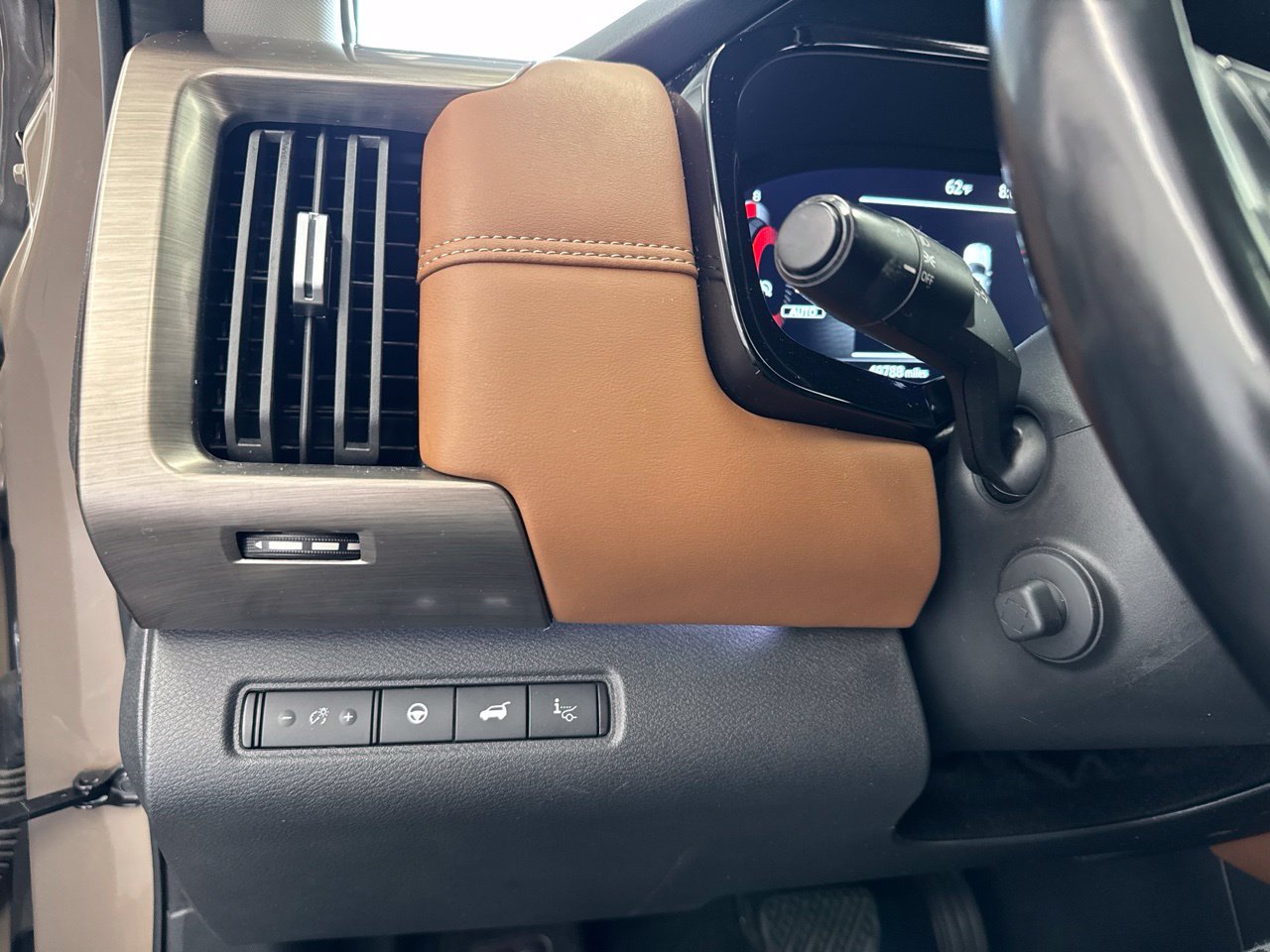 Used 2025 Nissan Pathfinder Platinum AWD/4WD image 36