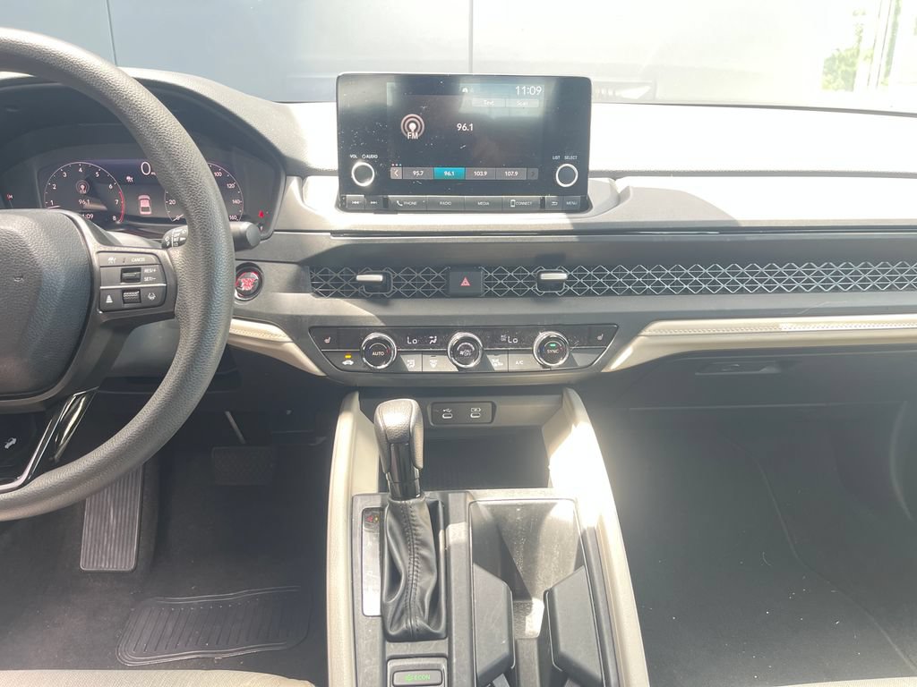 Used 2023 Honda Accord EX image 17