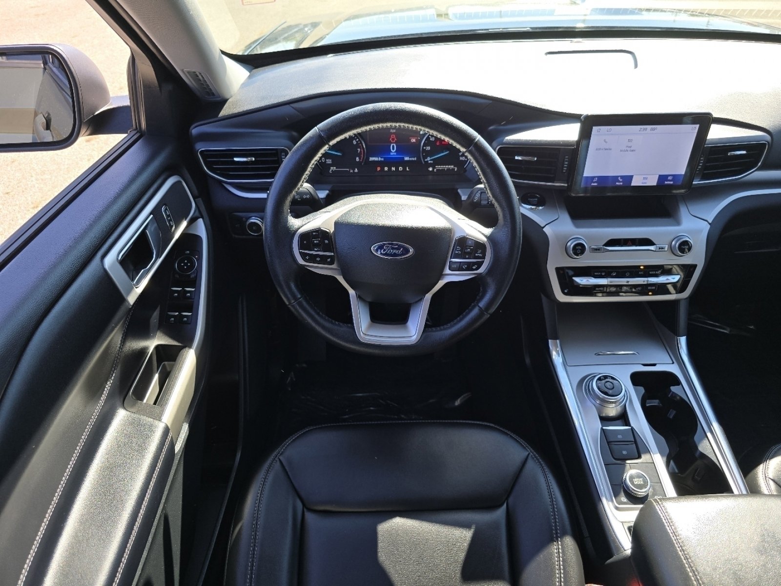 Used 2022 Ford Explorer XLT w/ Equipment Group 202A image 28