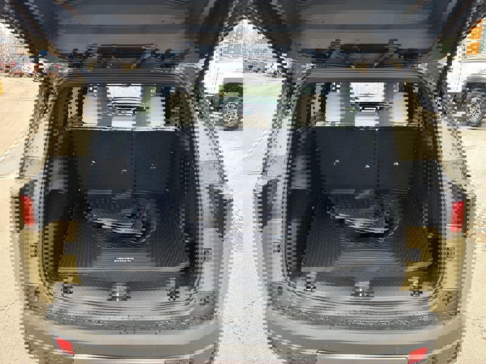 New 2026 Jeep Cherokee Overland w/ Advanced Pro Tech Group AWD/4WD image 5