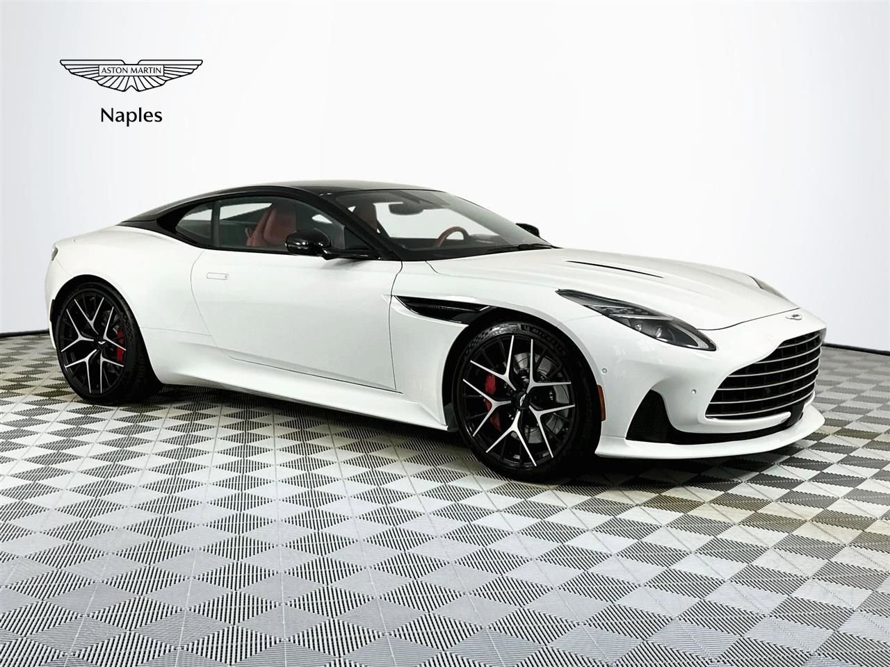 Used 2024 Aston Martin DB12 Coupe RWD image 1