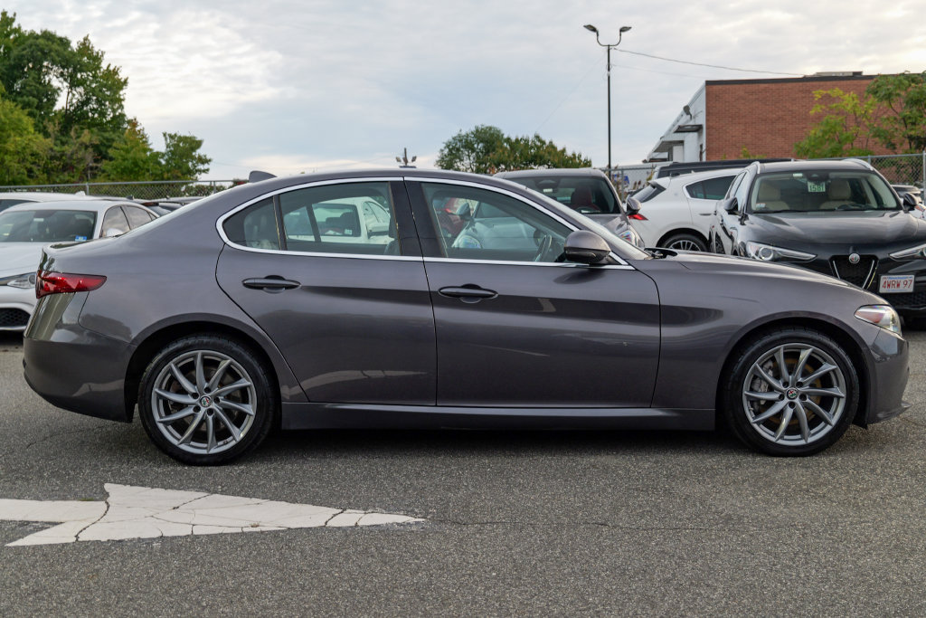 Used 2017 Alfa Romeo Giulia AWD w/ Cold Weather Package image 8