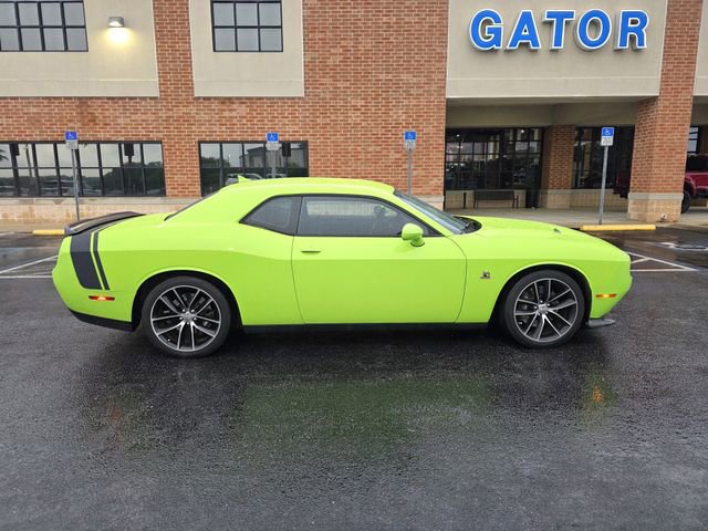 Used 2015 Dodge Challenger R/T Scat Pack RWD image 4