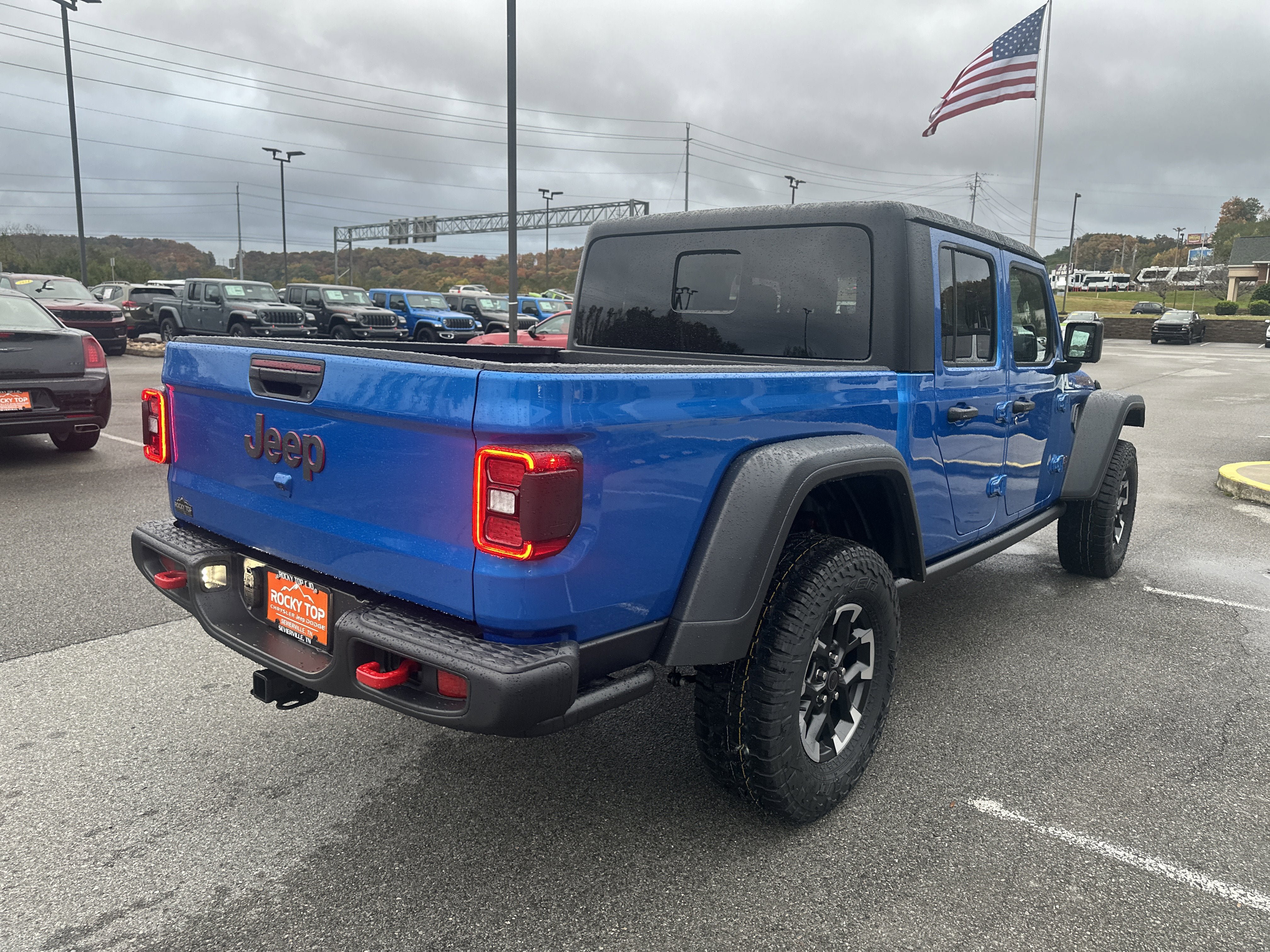 New 2026 Jeep Gladiator Rubicon w/ Technology Group AWD/4WD image 7