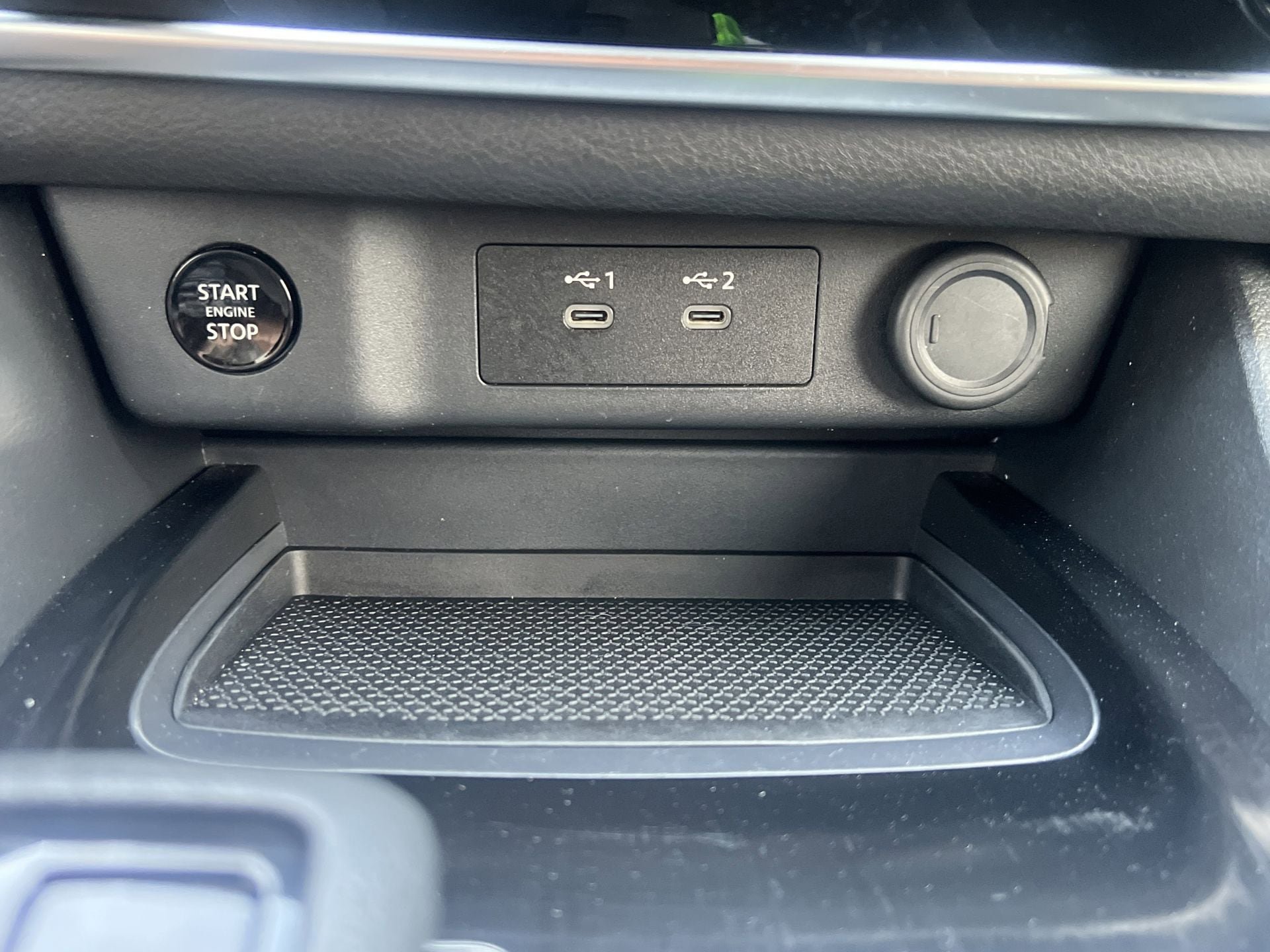 Used 2024 Nissan Rogue S FWD image 6