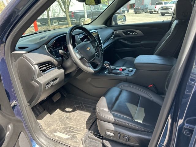Used 2023 Chevrolet Traverse LT w/ LPO, Floor Liner Package FWD image 10