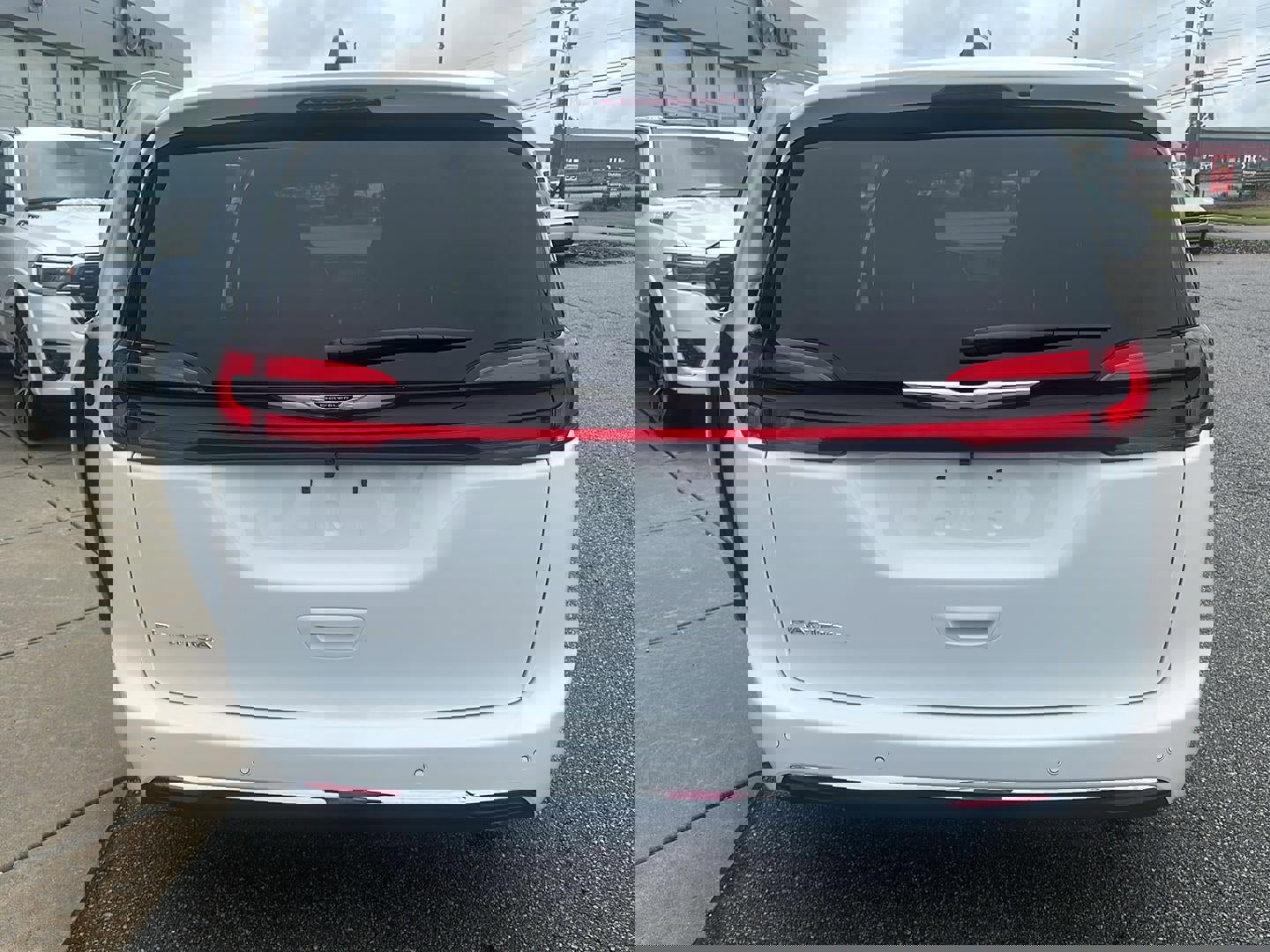 New 2026 Chrysler Pacifica Select image 8