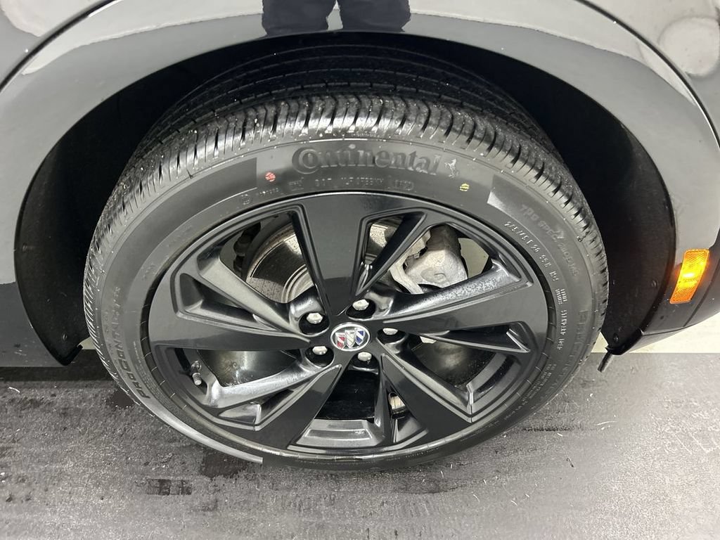 Certified 2022 Buick Envision Essence w/ Technology Package I AWD/4WD image 8