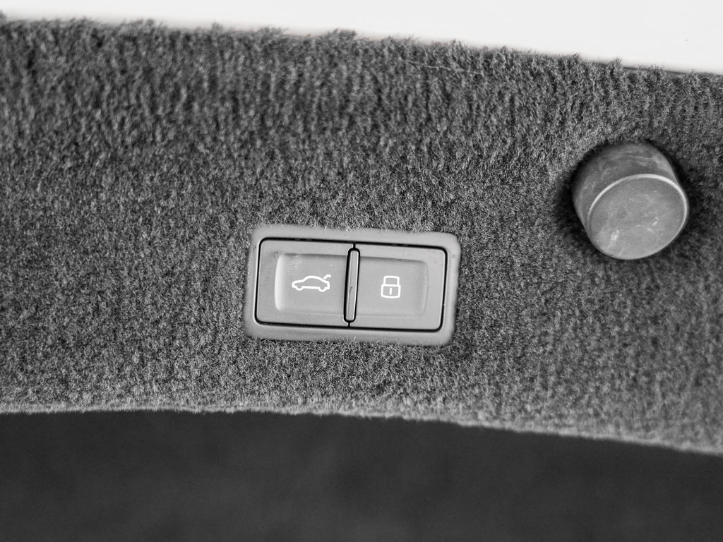 Used 2023 Bentley Continental GT V8 AWD/4WD image 34