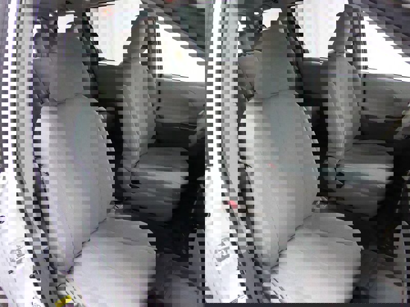 Used 2014 Toyota Sienna L image 18