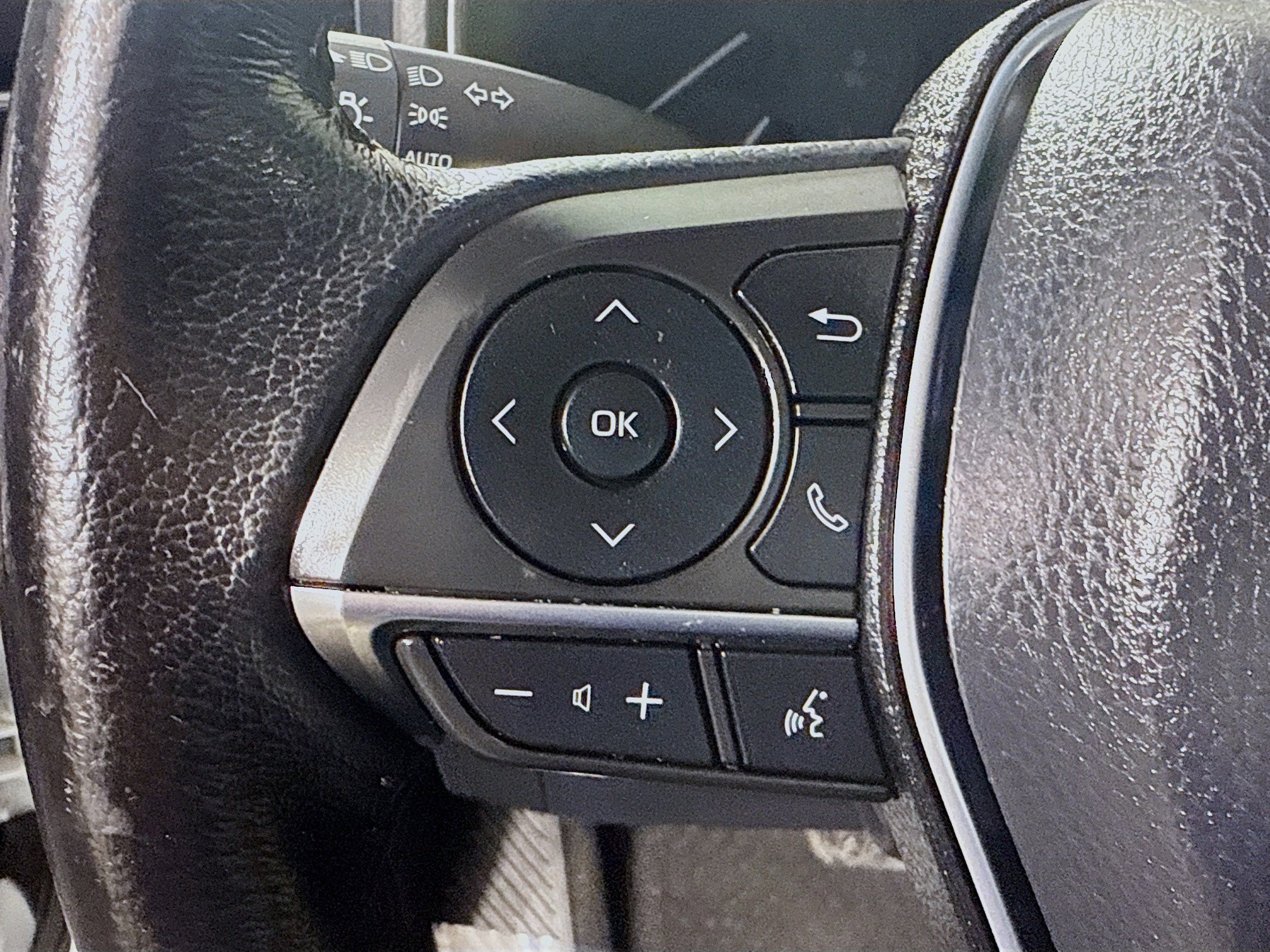 Used 2019 Toyota Avalon XLE w/ Moonroof Package image 14