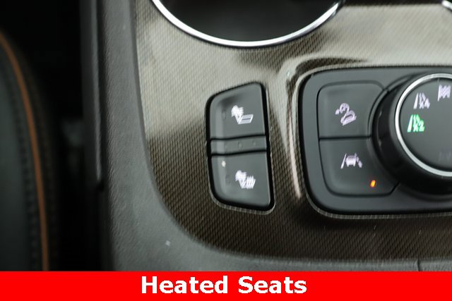 Used 2023 GMC Acadia AT4 image 4