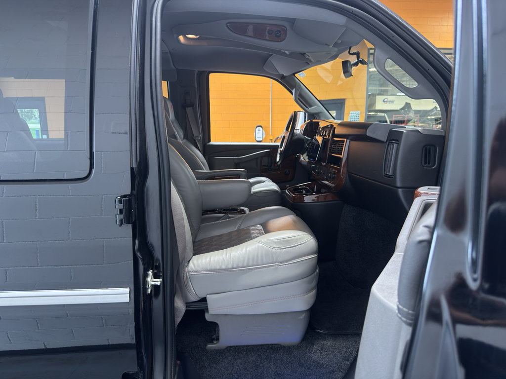 Used 2023 GMC Savana 2500 RWD image 20