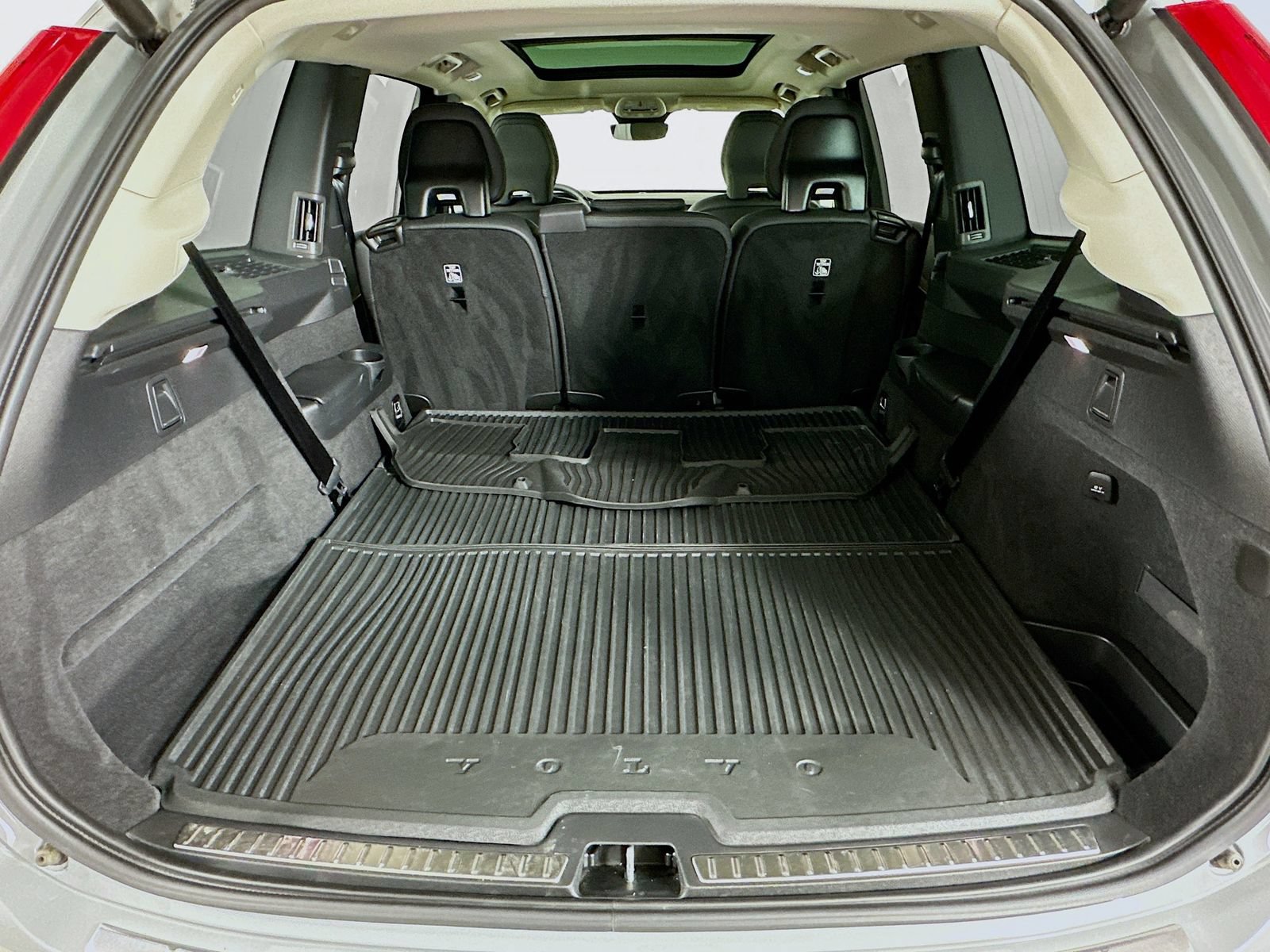 Used 2025 Volvo XC90 B6 Plus w/ Protection Package Premier AWD/4WD image 38