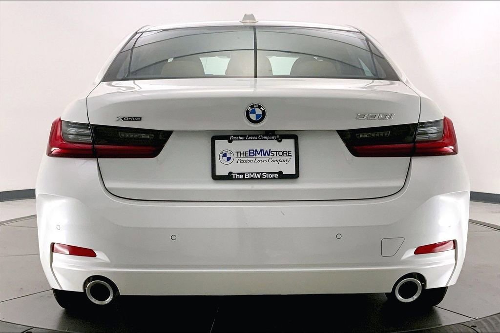 Used 2025 BMW 330i xDrive Sedan AWD/4WD image 3