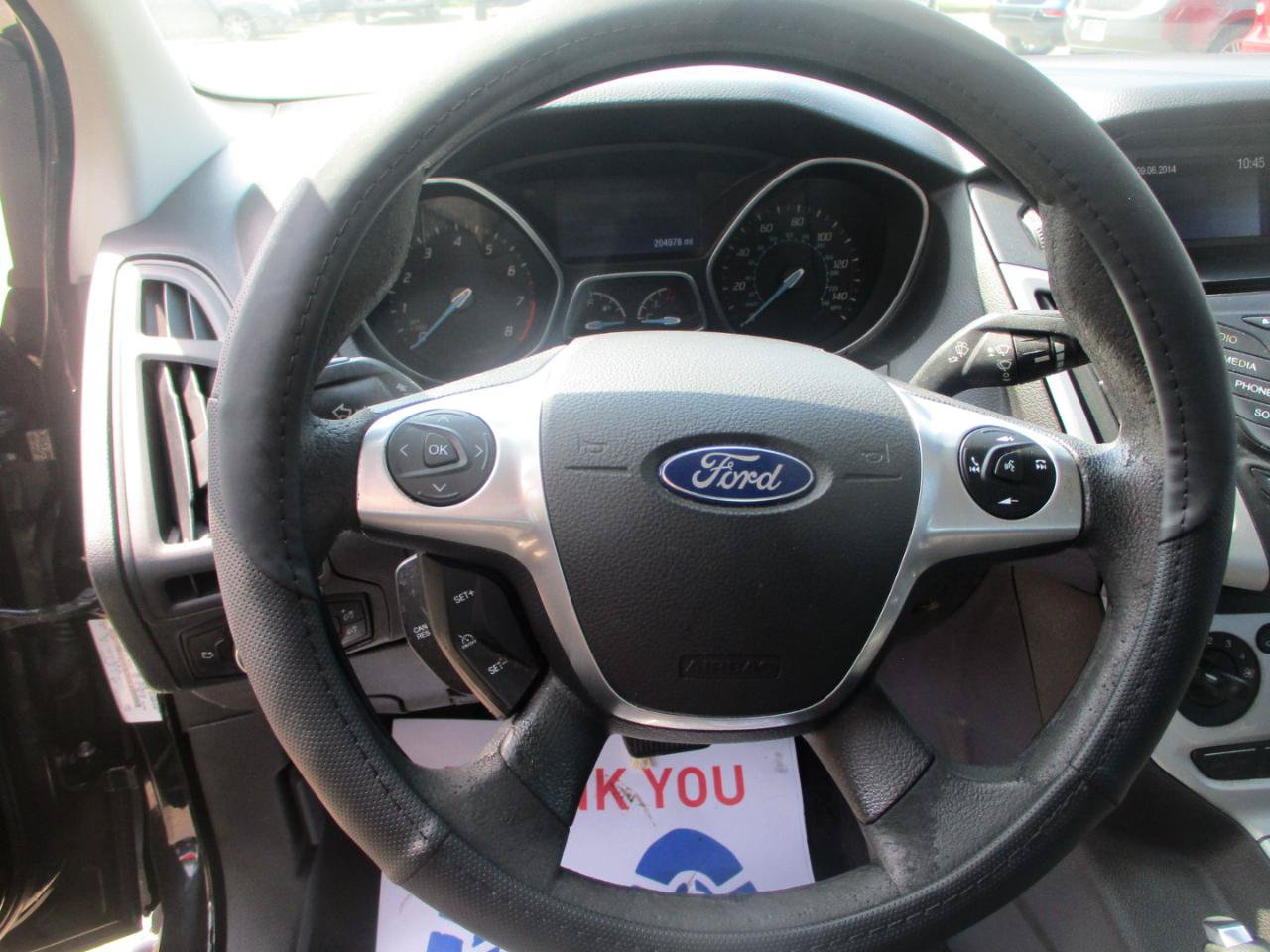 Used 2014 Ford Focus SE w/ SE Winter Package FWD image 13