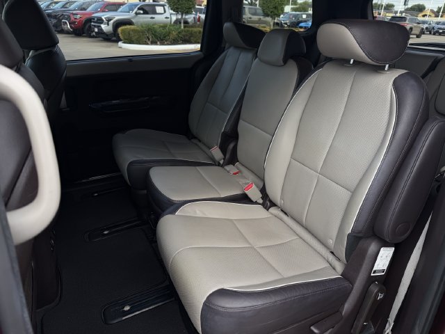 Used 2017 Kia Sedona SX Limited FWD image 25