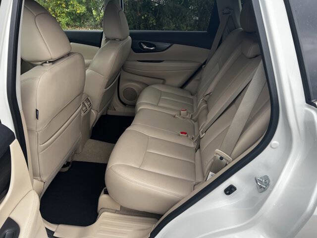 Used 2015 Nissan Rogue SL w/ SL Premium Package image 12