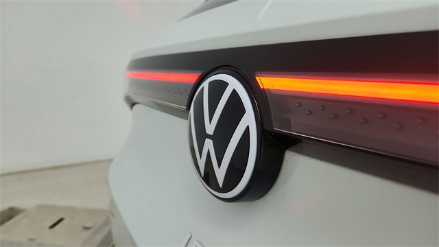 Used 2023 Volkswagen ID.4 2WD image 17