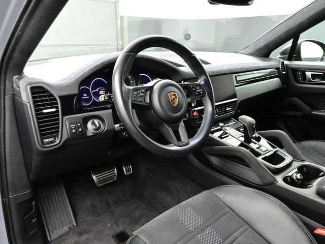 Certified 2023 Porsche Cayenne Turbo GT AWD/4WD image 4