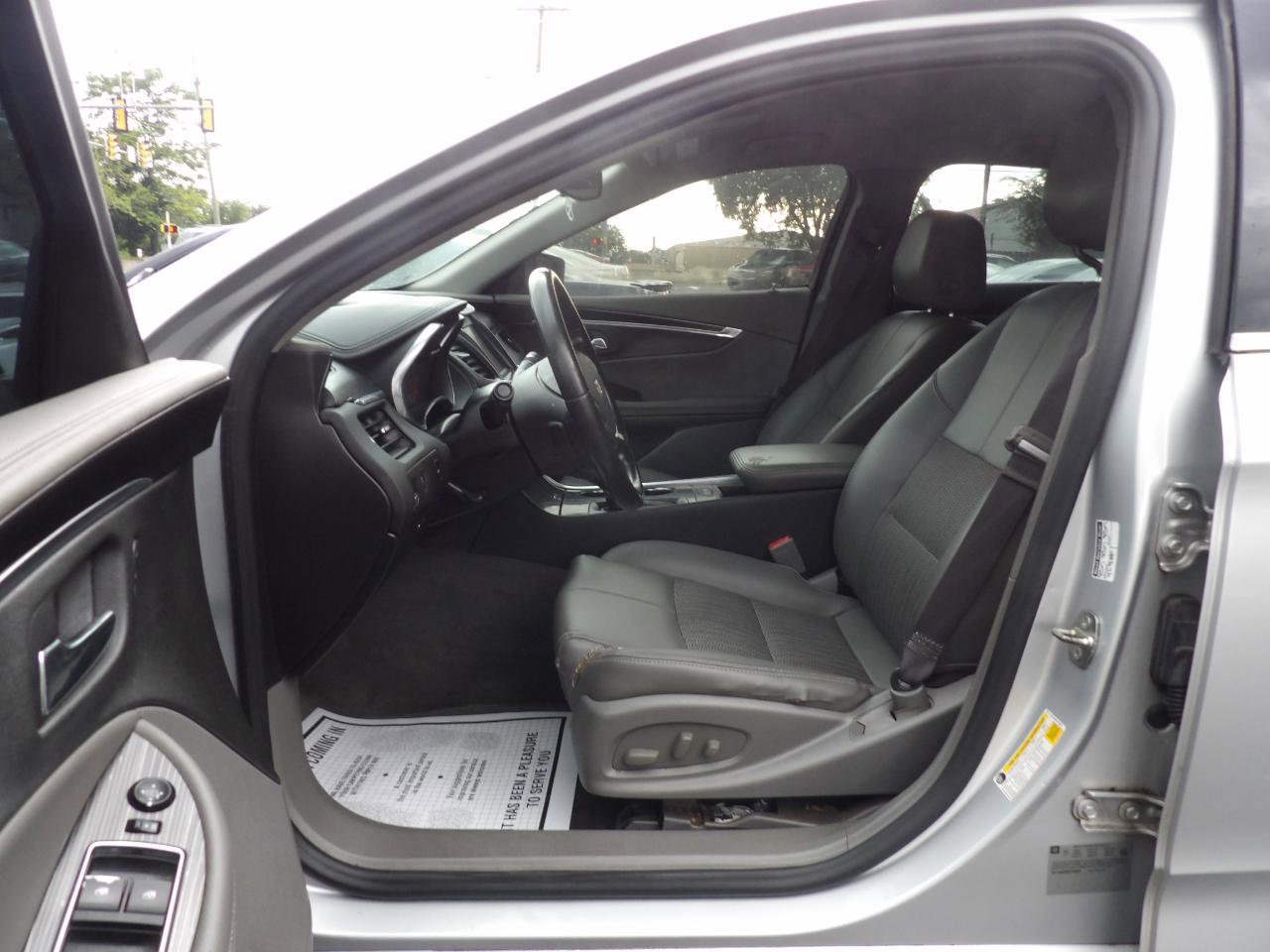 Used 2017 Chevrolet Impala LT image 13