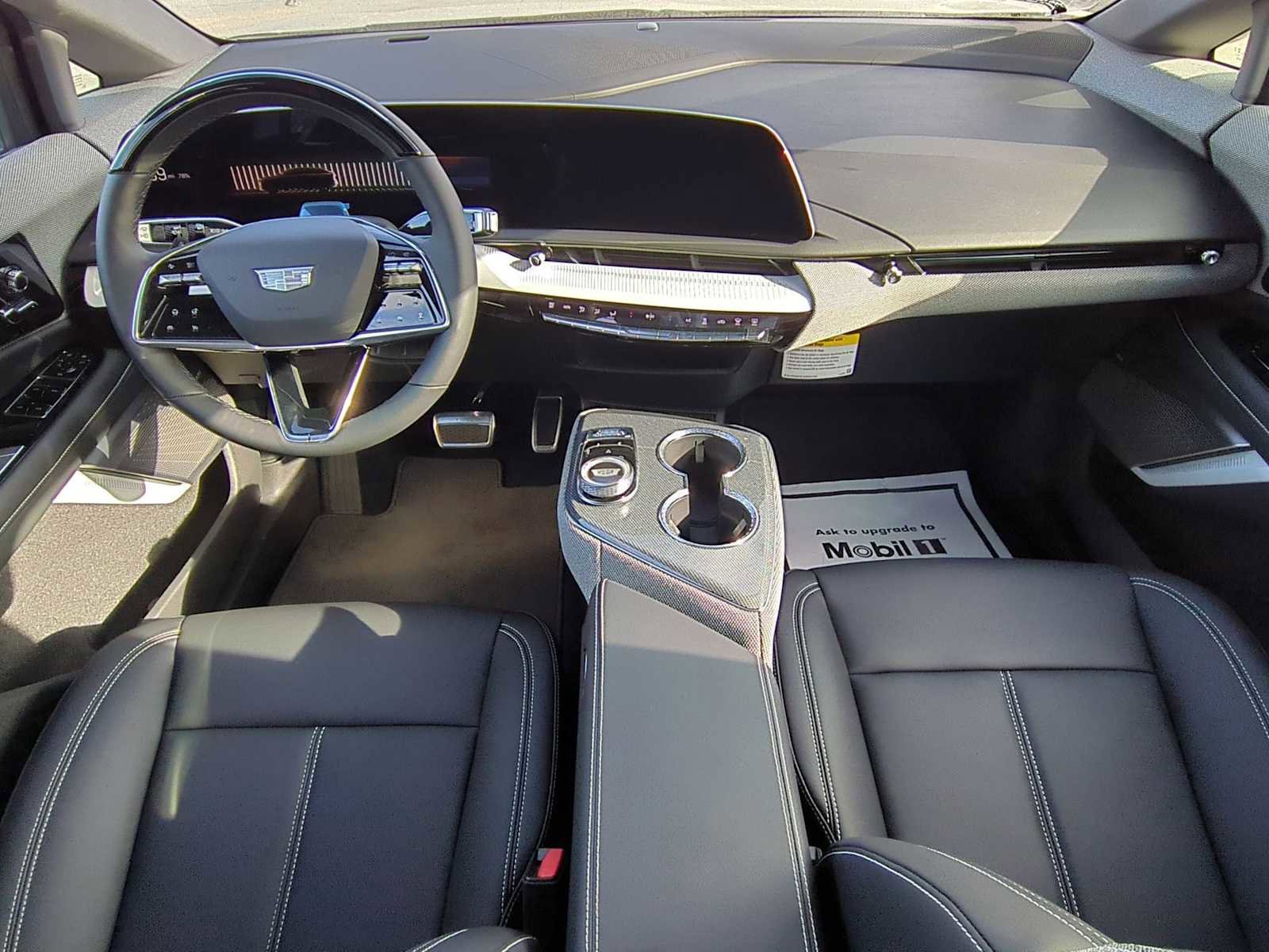 New 2025 Cadillac Optiq Luxury 1 image 13